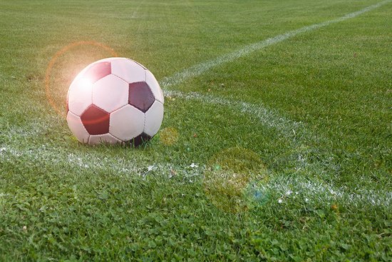 Werder Heimspiel - Fußball liegt auf dem Rasen